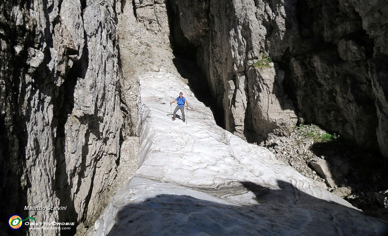 05 Il nevaio e il suo canyon....JPG